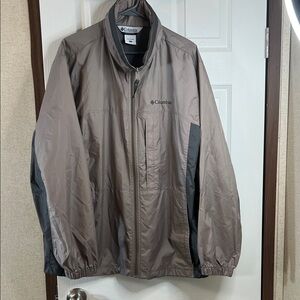 Columbia Men's Tan and Black Windbreaker